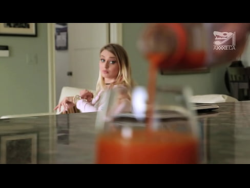 ❤️ Rapariga boazona com mamas grandes e ratas apertadas fica com piça de perdedor, mas muito dura ❤❌ Porno em nós ﹏