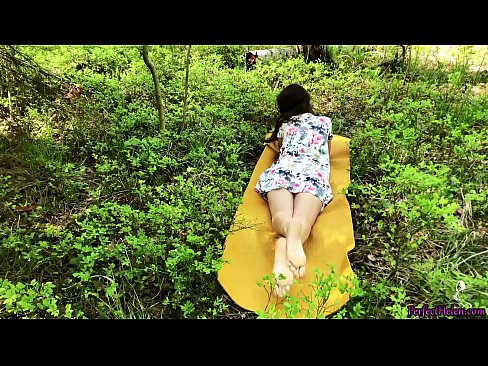 ❤️ Estranho na Tinder Masturba-me a rata e fode apaixonadamente na floresta ❤❌ Porno em nós ﹏