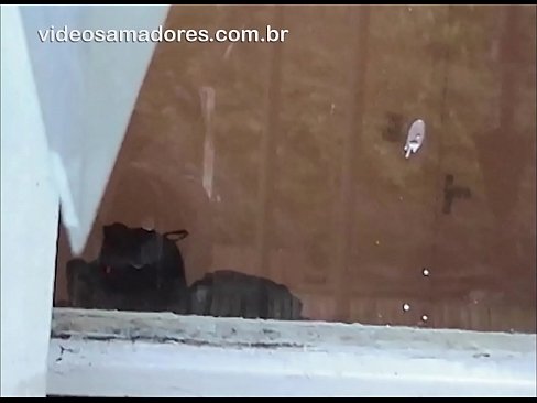 ❤️ Homem excitado a ver a sua namorada com outro tipo, a gravar um vídeo sem perturbar o casal ❤❌ Porno em nós ﹏