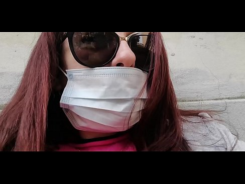 ❤️ Nicoletta vinga-se do seu vizinho e faz chichi na sua garagem (Especial Covid19 Quarentena Italiana) ❤❌ Porno em nós ﹏