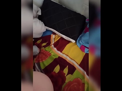 ❤️ A minha colega de quarto fica sozinha em casa porque o seu marido vai de férias e eu aproveito a oportunidade para a foder e encher-lhe o cu de leite ❤❌ Porno em nós ﹏